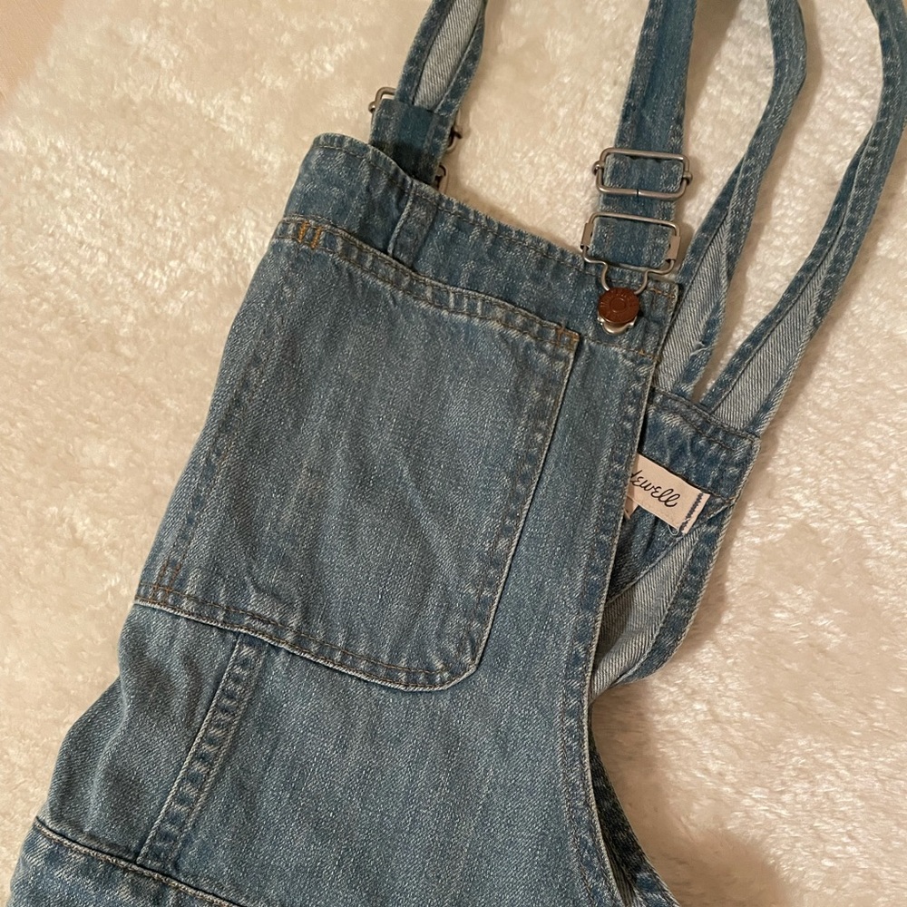 size Large Madewell Adirondack Overall Shorts (Light Wash)